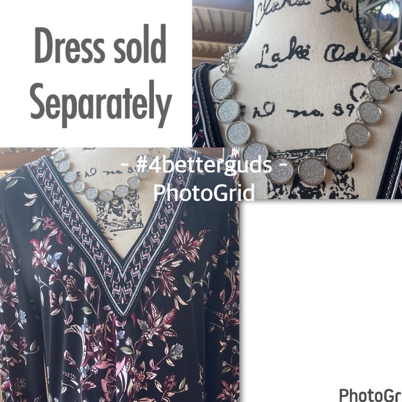 Bundle Set New York & Company Silver Sparkly Shimmery Necklace & Earring O/S - Picture 4 of 12